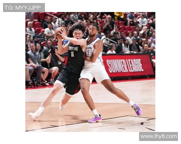 末节争议不断裁判连吹六犯开拓者遭重创杨瀚森穆雷相继离场 末节争议不断裁判连吹六犯开拓者遭重创杨瀚森穆雷相继离场